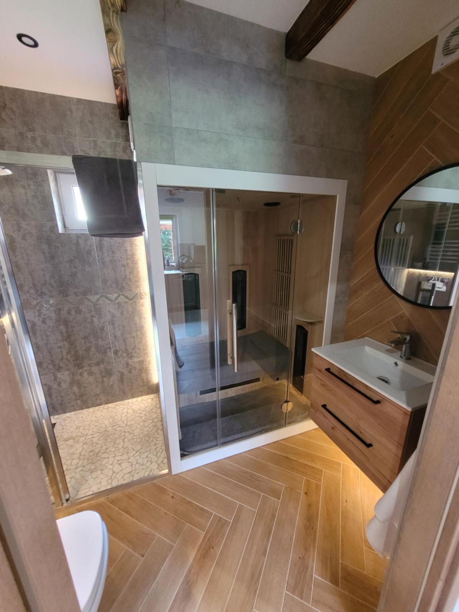 Urocza Kryjowka Ze Spa レスコ エクステリア 写真