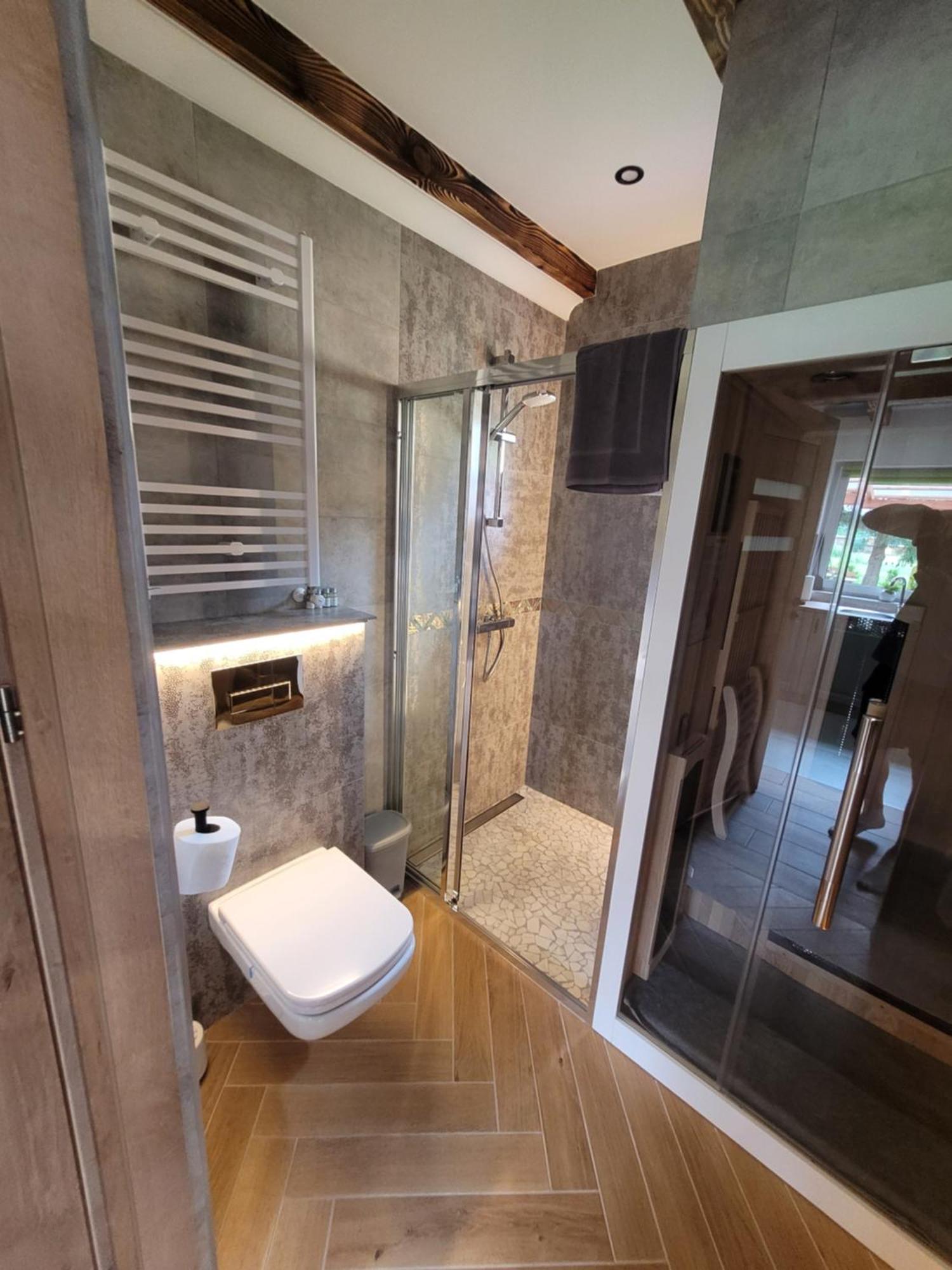 Urocza Kryjowka Ze Spa レスコ エクステリア 写真
